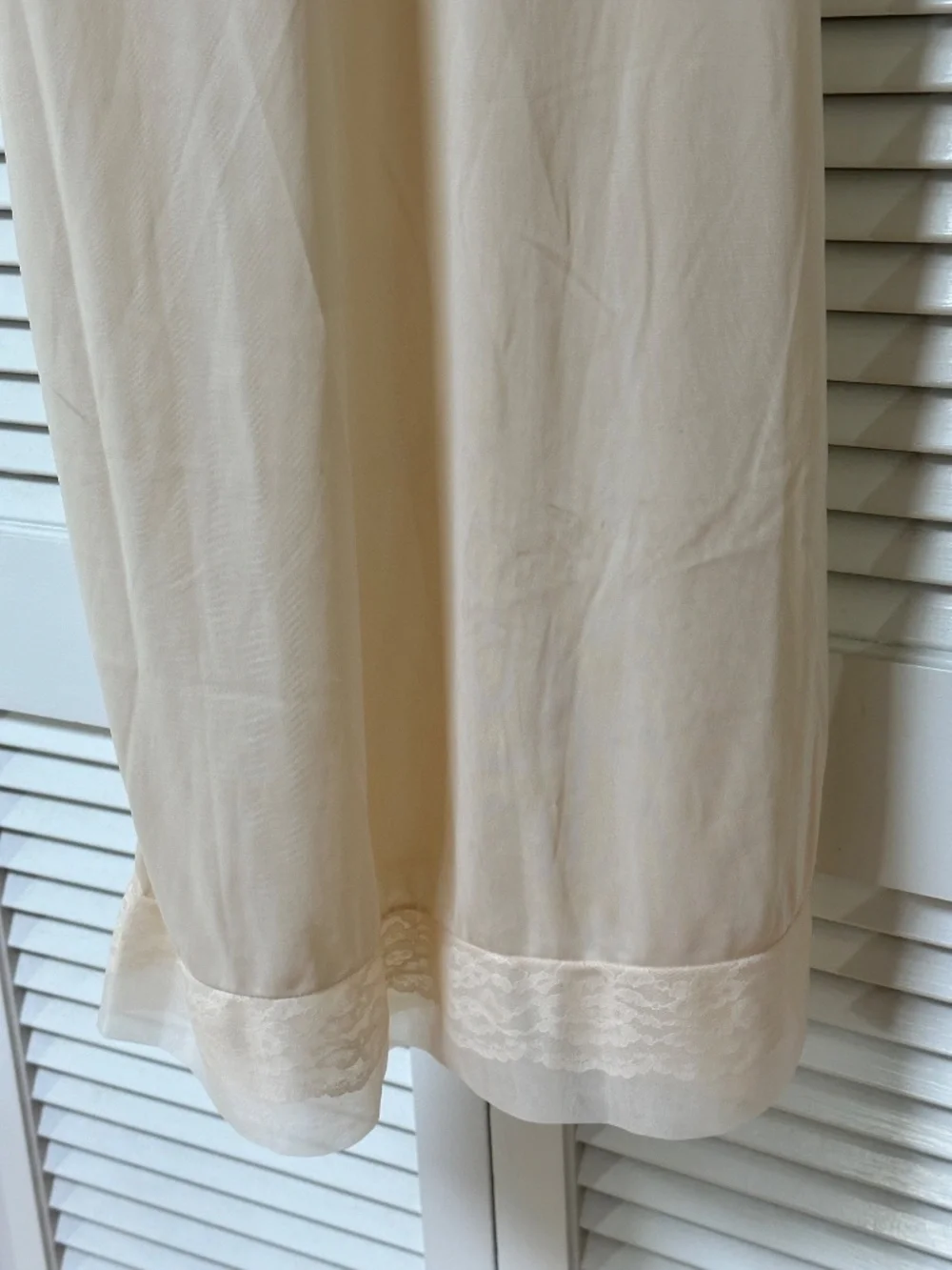 Vintage Full Slip Nylon Lace Beige Beautiful Smooth Comfortable - Picture 4 of 13
